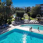 מלון Villaggio Giardini D'oriente 4*