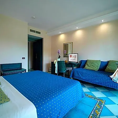 Hotel Villaggio Giardini D'oriente